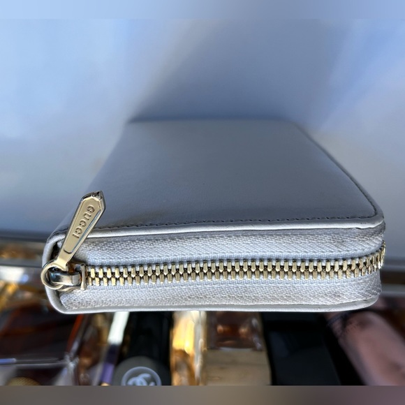 Horsebit gucci wallet used but great condition. - Picture 2 of 5